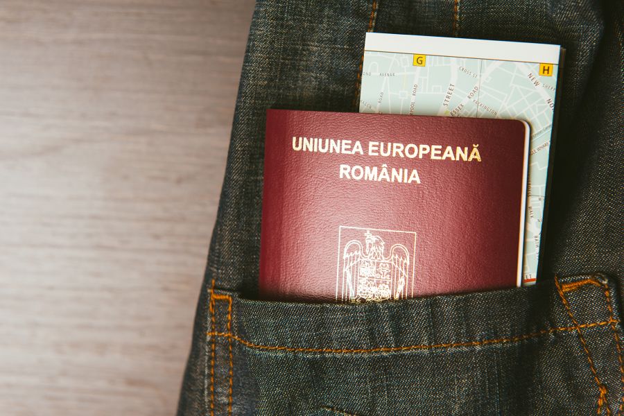 Паспорт гражданина Румынии подтверждает гражданство Европейского Союза