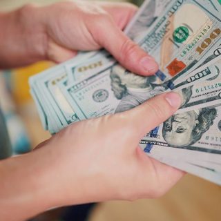 Средняя зарплата в США: сколько зарабатывают американцы?