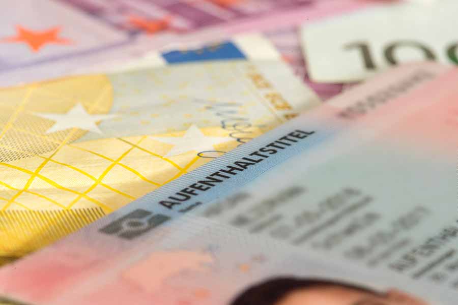 Как продлить ВНЖ и перейти к ПМЖ Германии